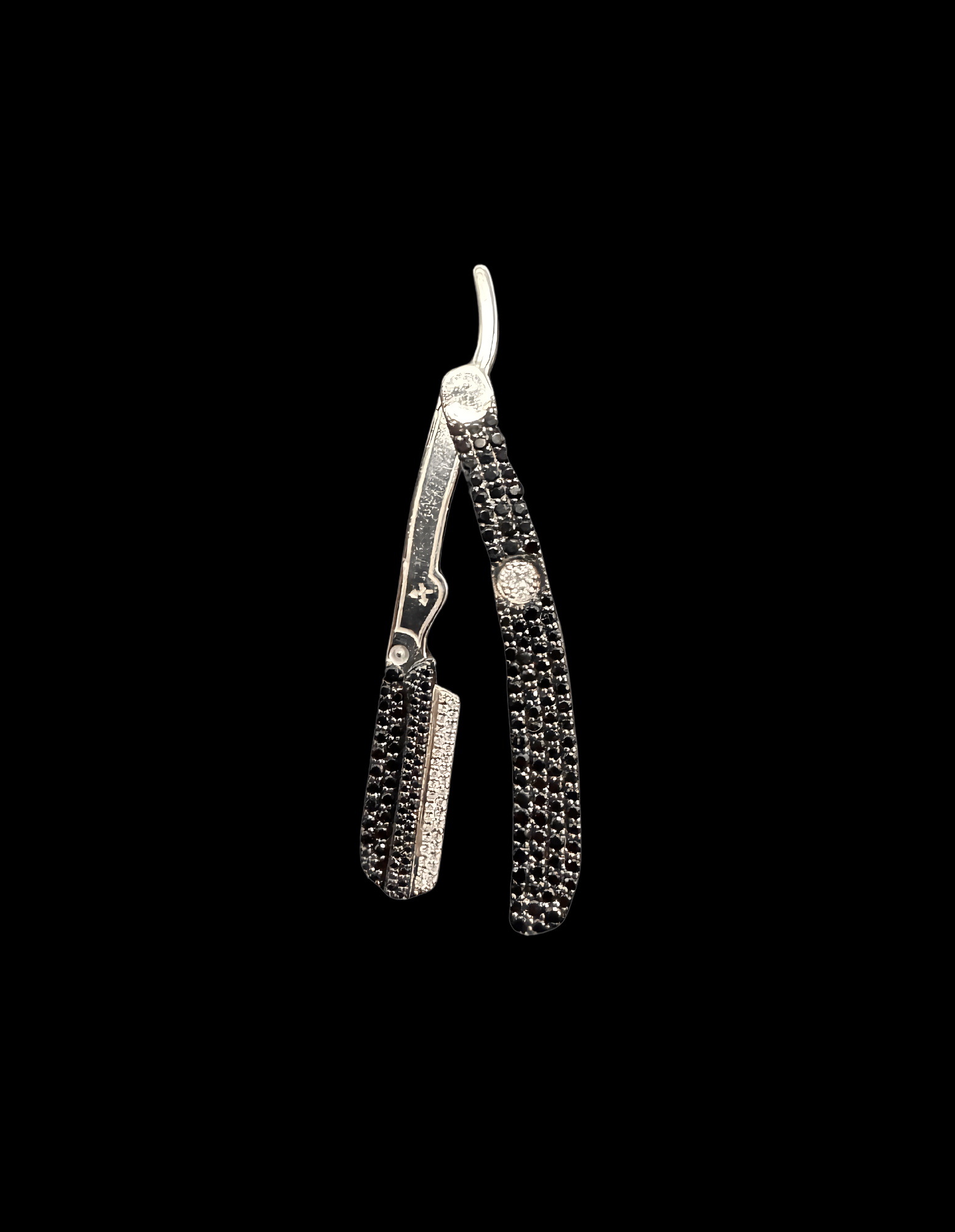 Barber Rasiermesser Kettenanhänger 925 Silber – Shaver Anhänger mit CZ Steinen.