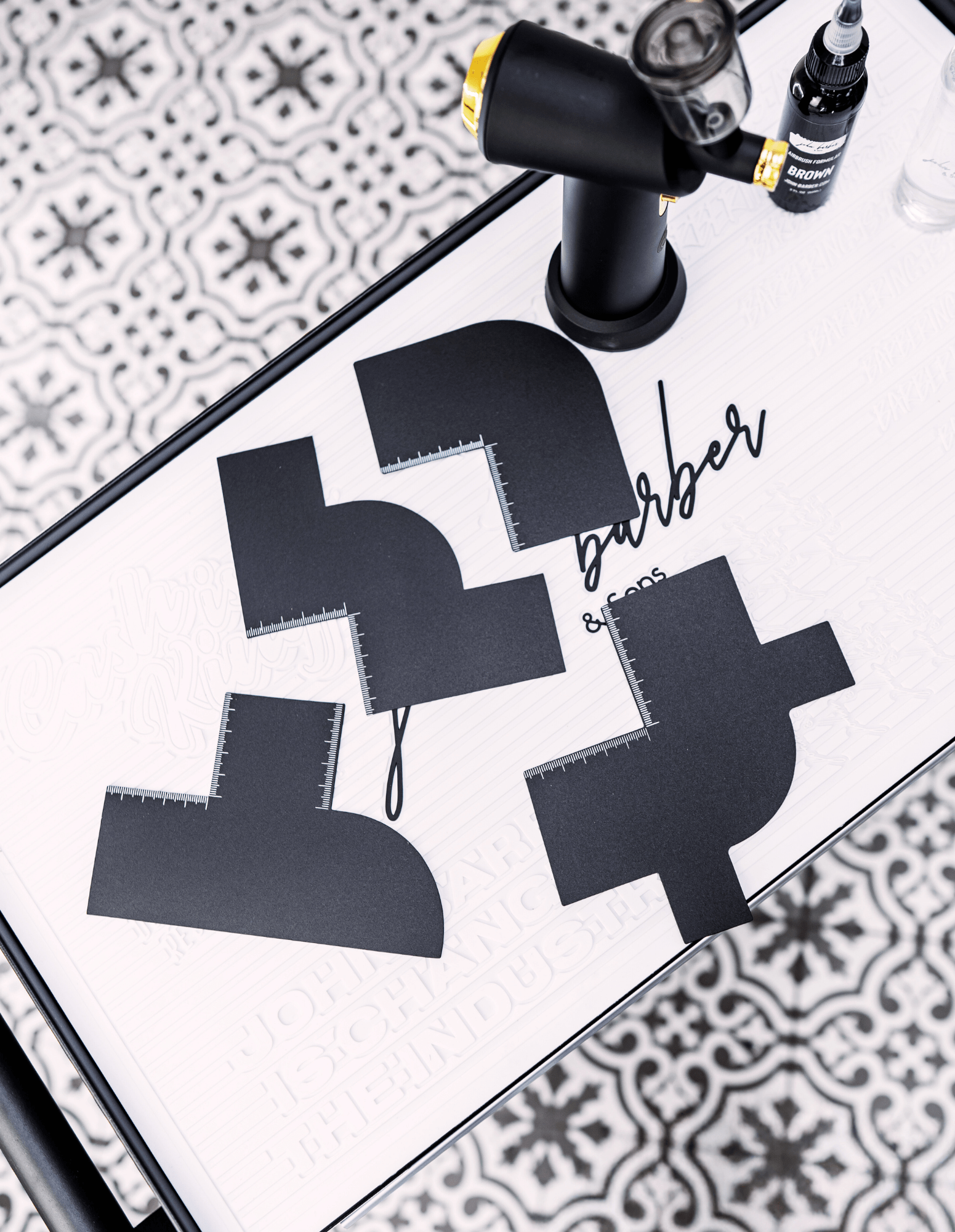 Barber Airbrush Enhancement Card – For clean edges and precise contours. Stencil with mm scale.