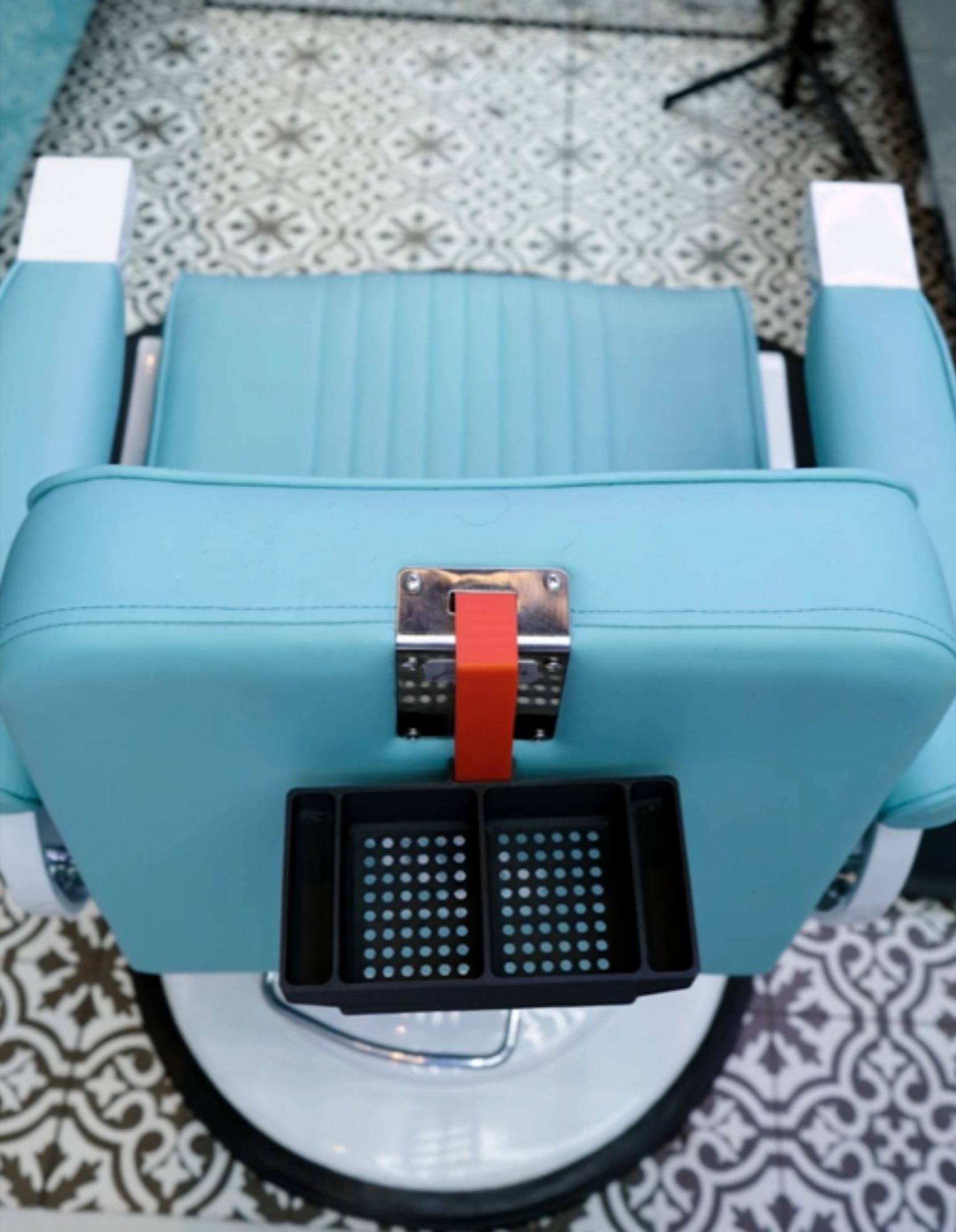JBS Guard Caddy – Organizador de pentes de máquina para cadeira de barbeiro