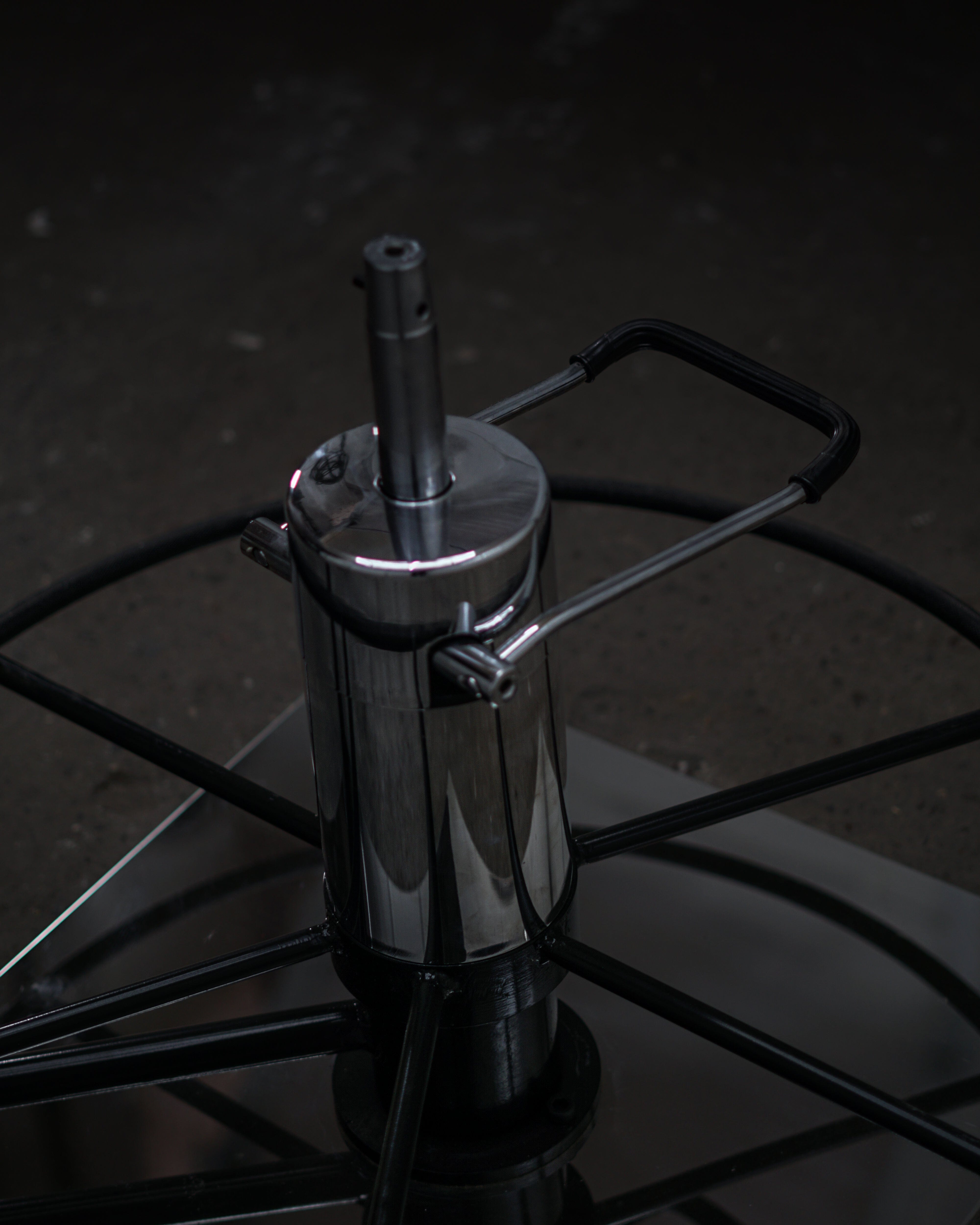 Rotirajući brijački i frizerski stolac