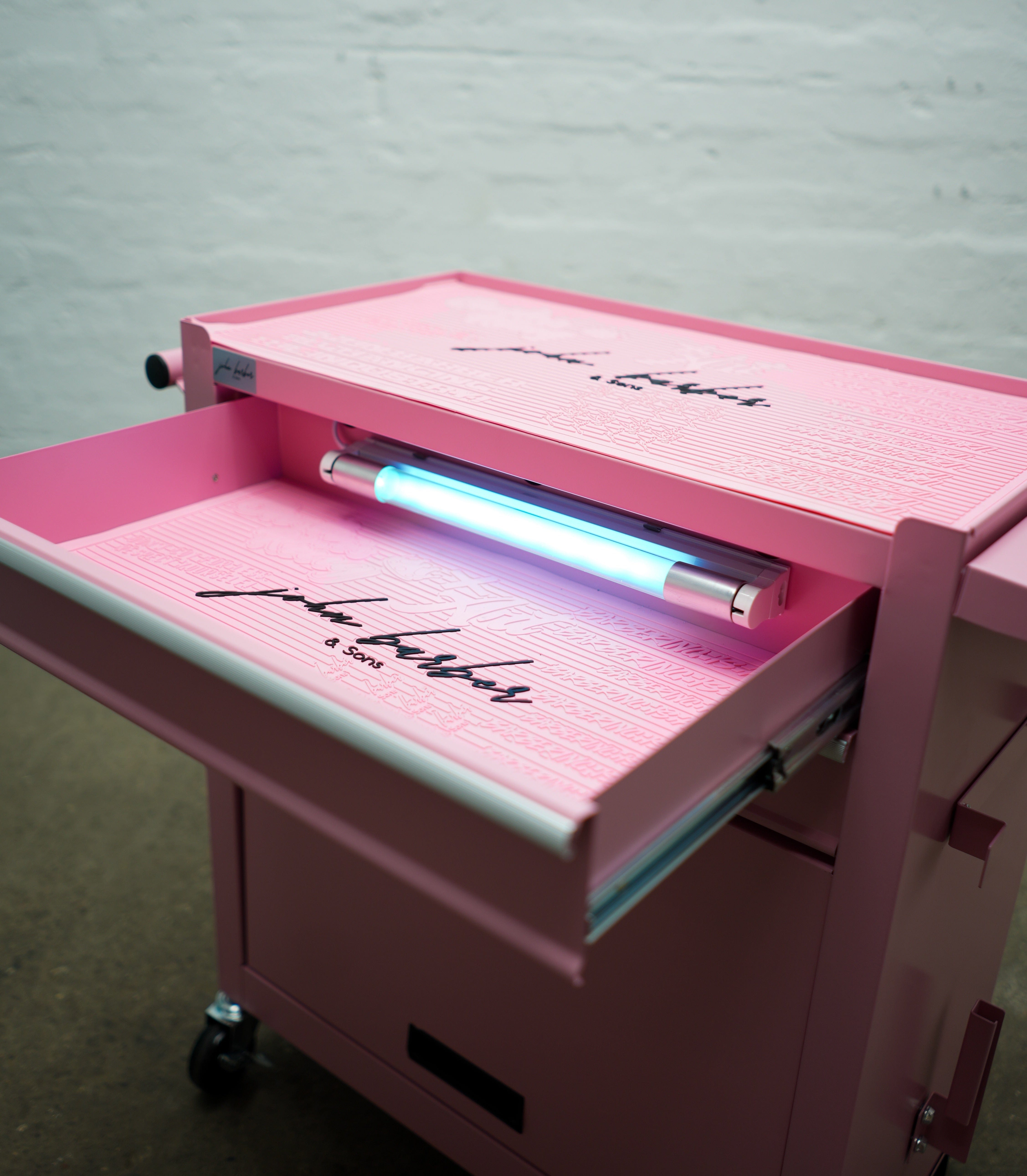 johnbarbersons Barber Trolley in Pink