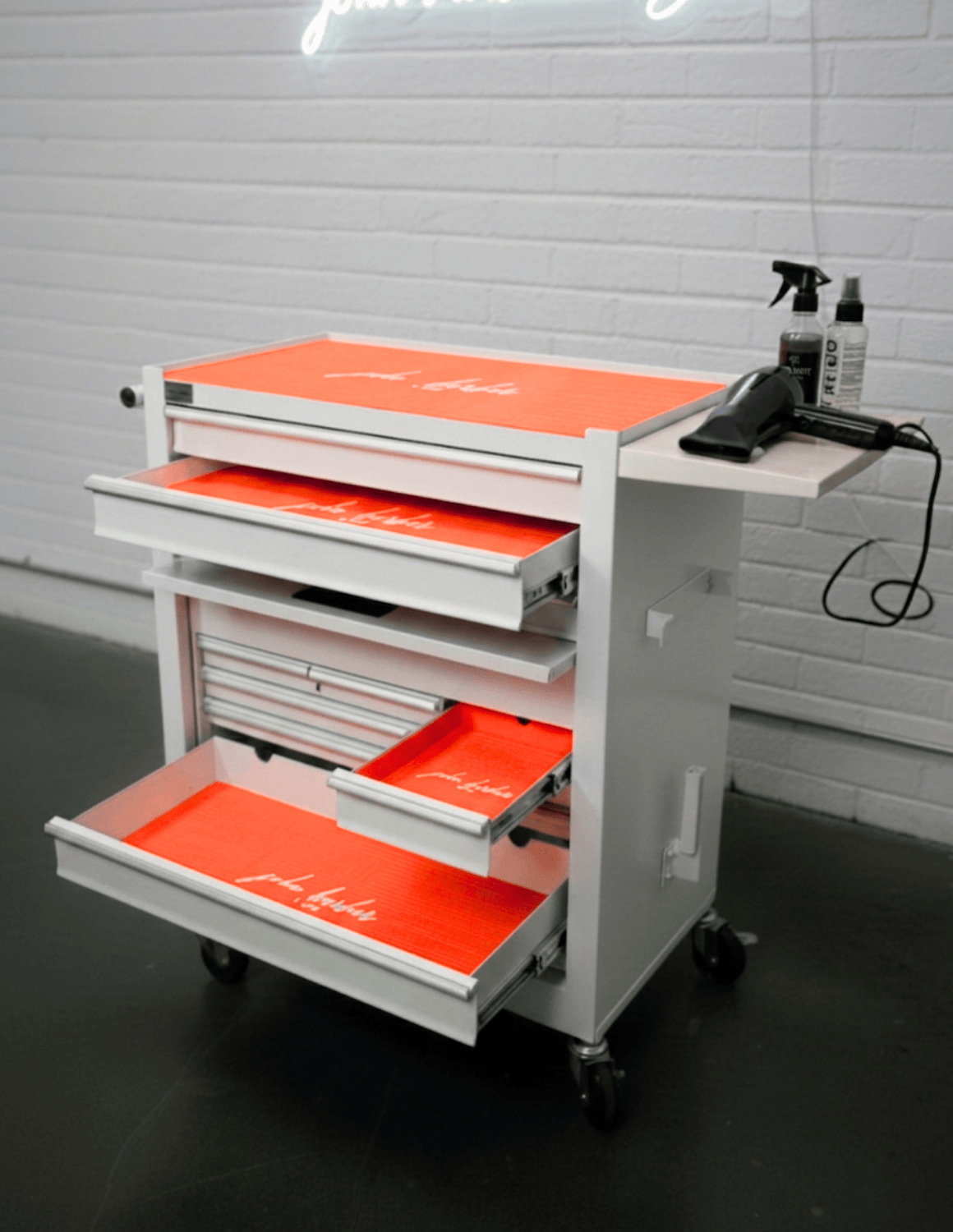 BARBER TROLLEY PRO ROLLWAGEN N VERSCHIEDENEN FARBEN – UV-STERILISATION Friseurwagen