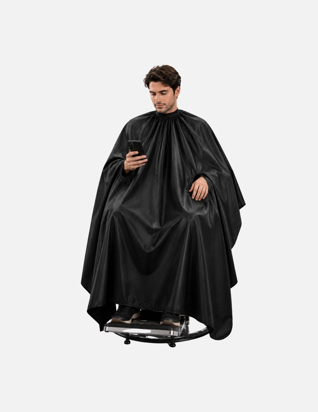 Hands-Free Barberumhang mit Handöffnungen — Barber- & Friseurumhang ohne Logo