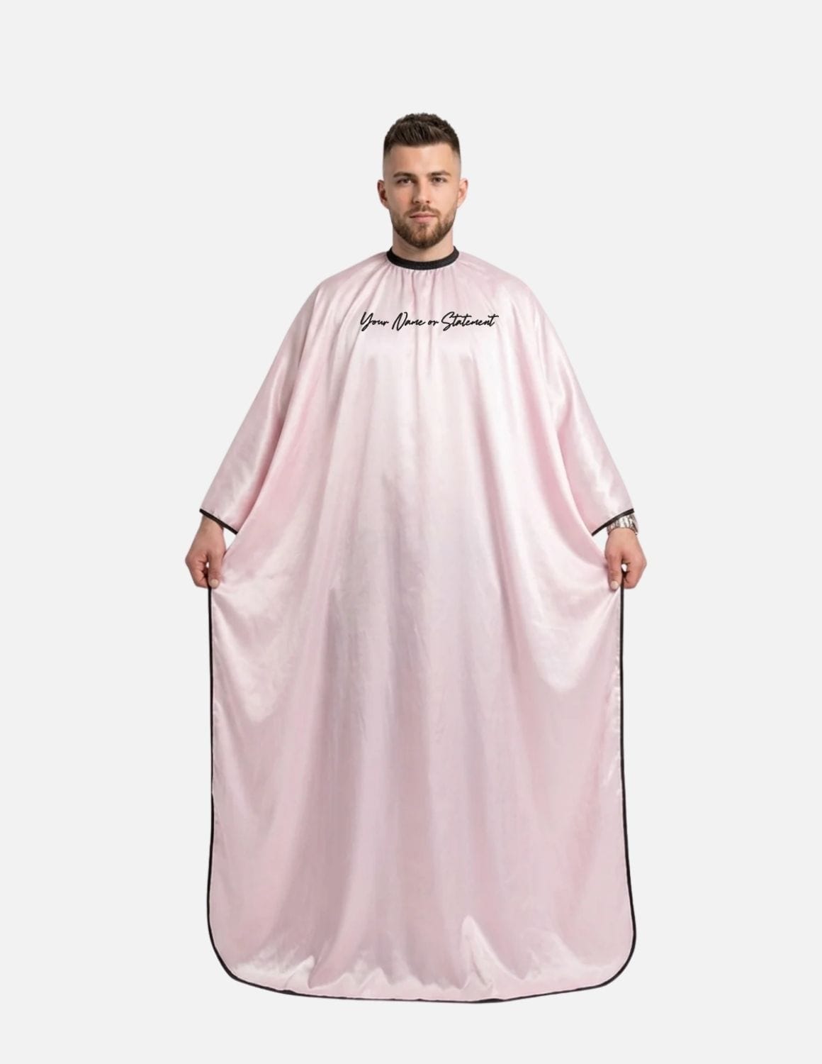 Premium satinbarberkappa med kimono-armöppningar och sidenlook – Broderad med din logotyp | Frisörkappa & satinkappa