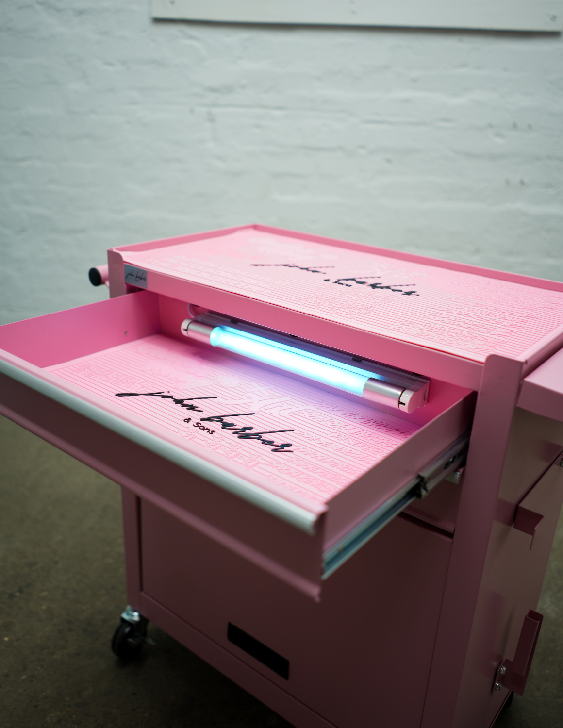 BARBER TROLLEY PRO ROLLWAGEN N VERSCHIEDENEN FARBEN – UV-STERILISATION Friseurwagen