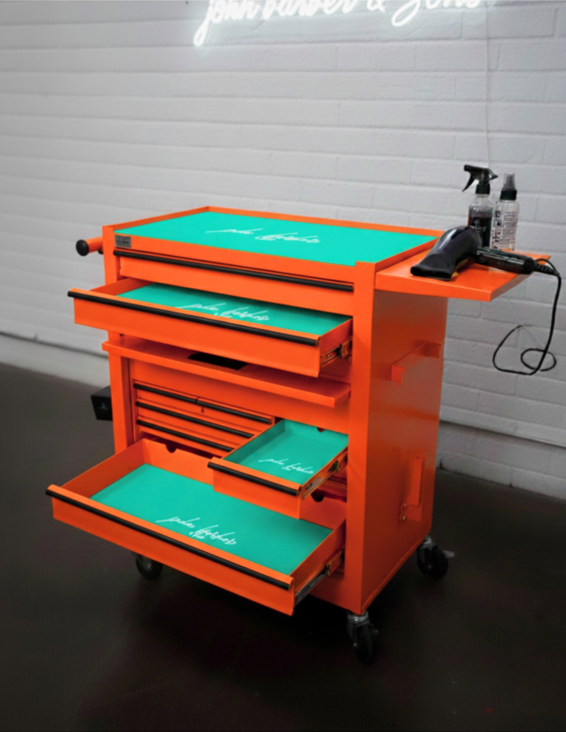 BARBER TROLLEY PRO – Carrello mobile in diversi colori – Disinfezione UV – Carrello da barbiere