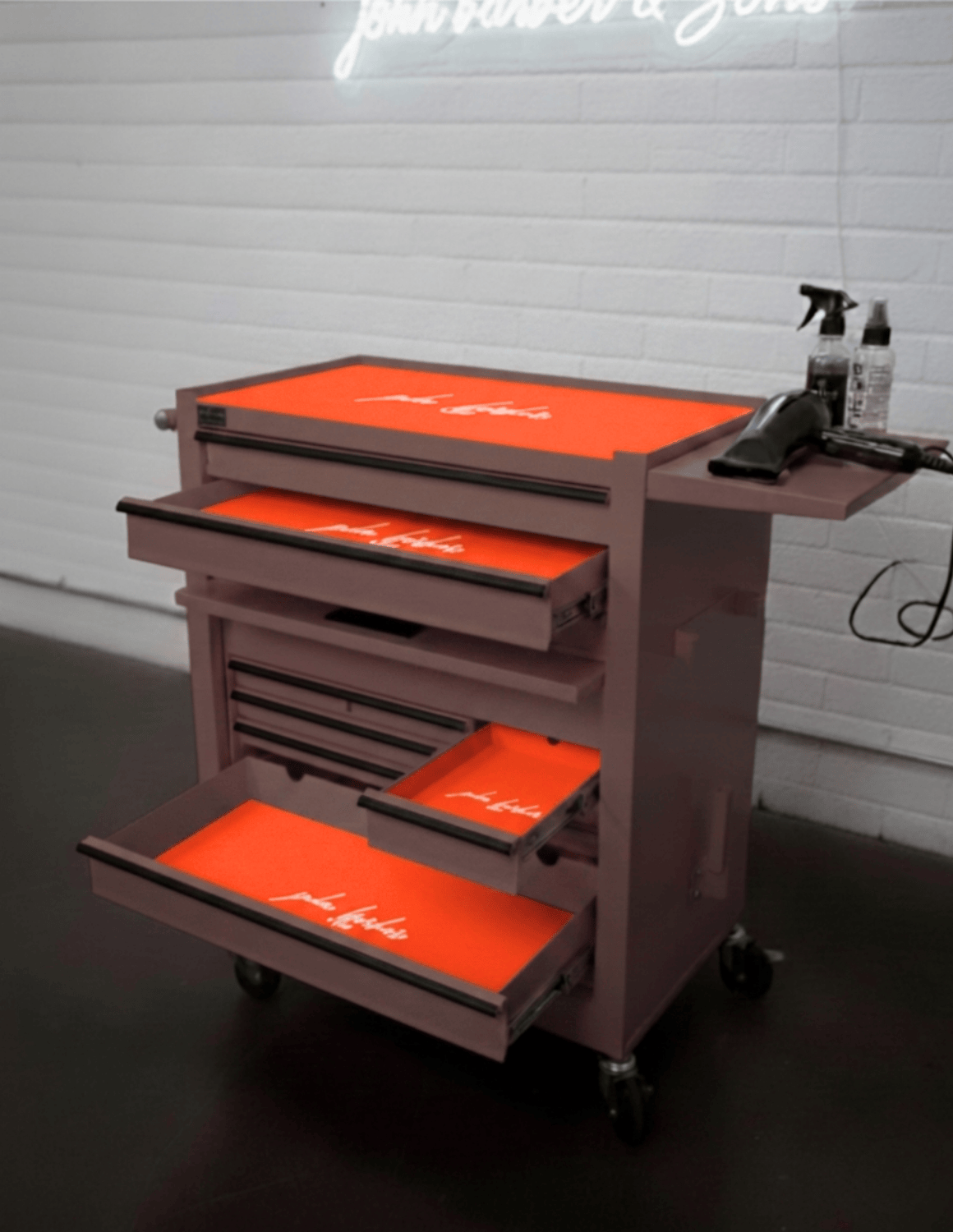 BARBER TROLLEY PRO ROLLWAGEN N VERSCHIEDENEN FARBEN – UV-STERILISATION Friseurwagen