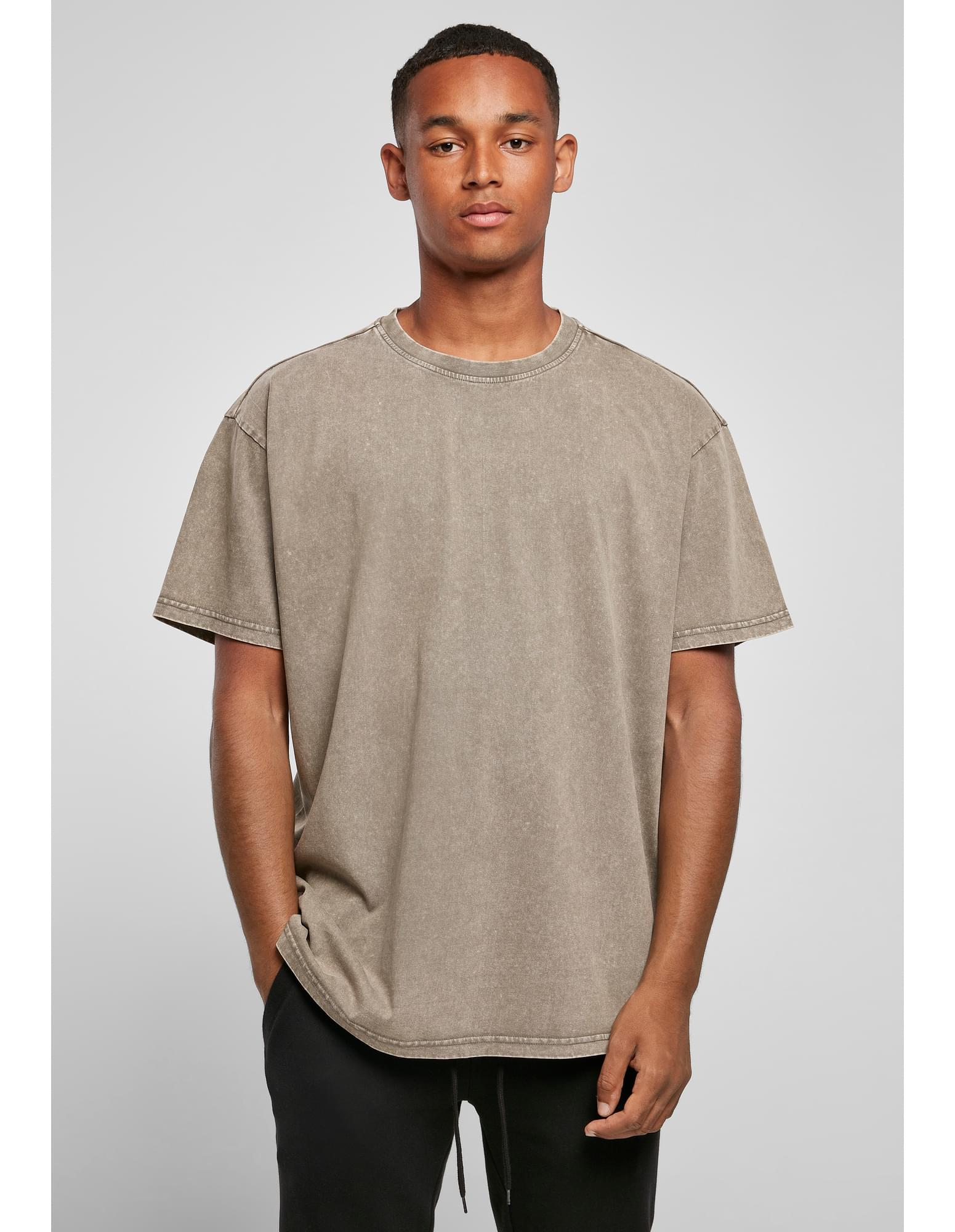 Oversized T-shirt i "Acid Washed"-stil med din logotyp