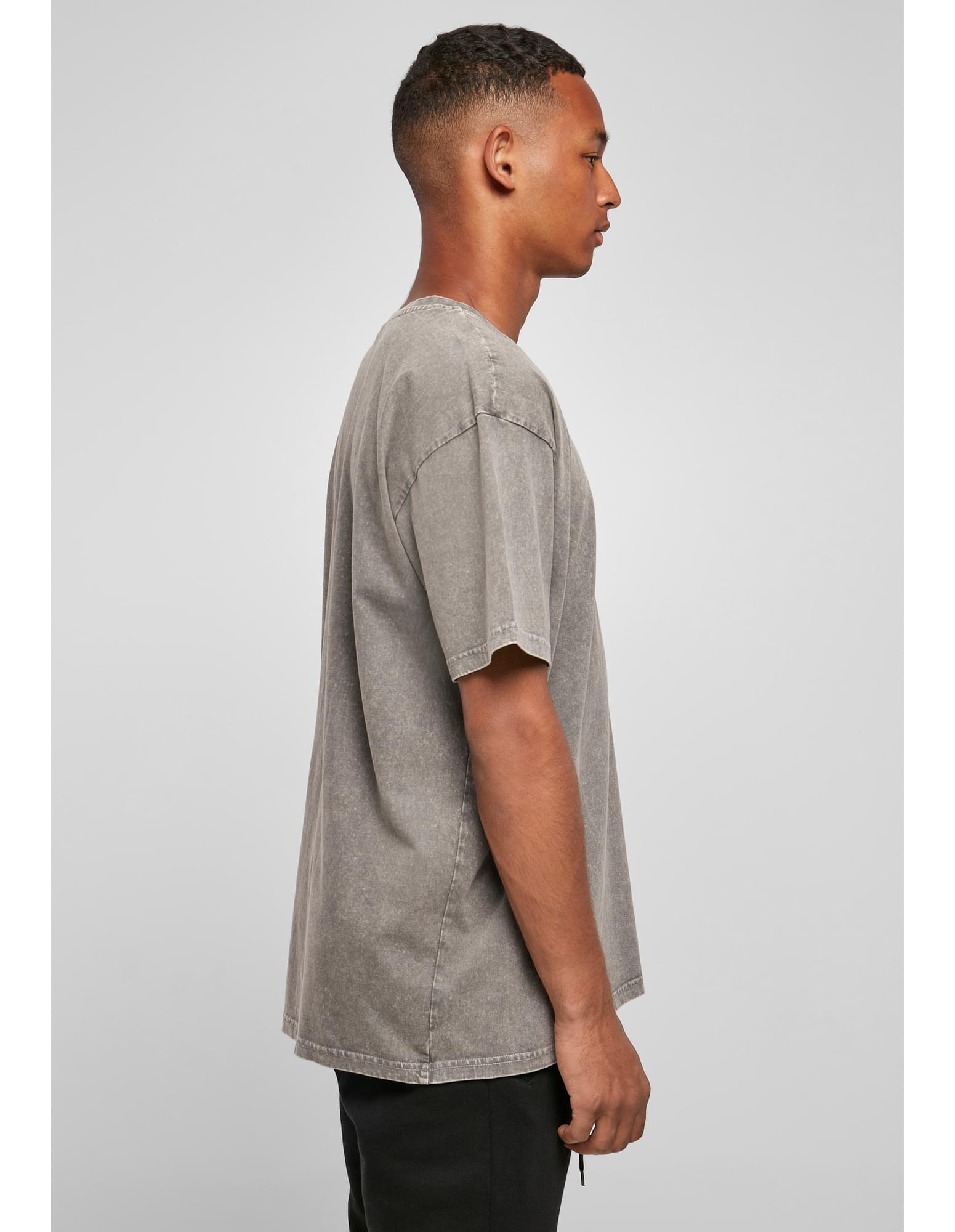 Oversized T-shirt i "Acid Washed"-stil med din logotyp