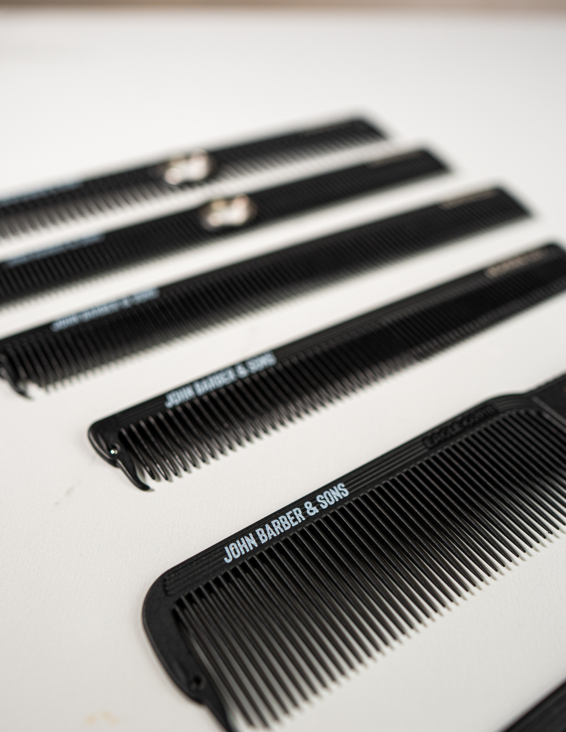 JBS Barber & Hairdresser Eagle Fidget Pro comb set for professional styling