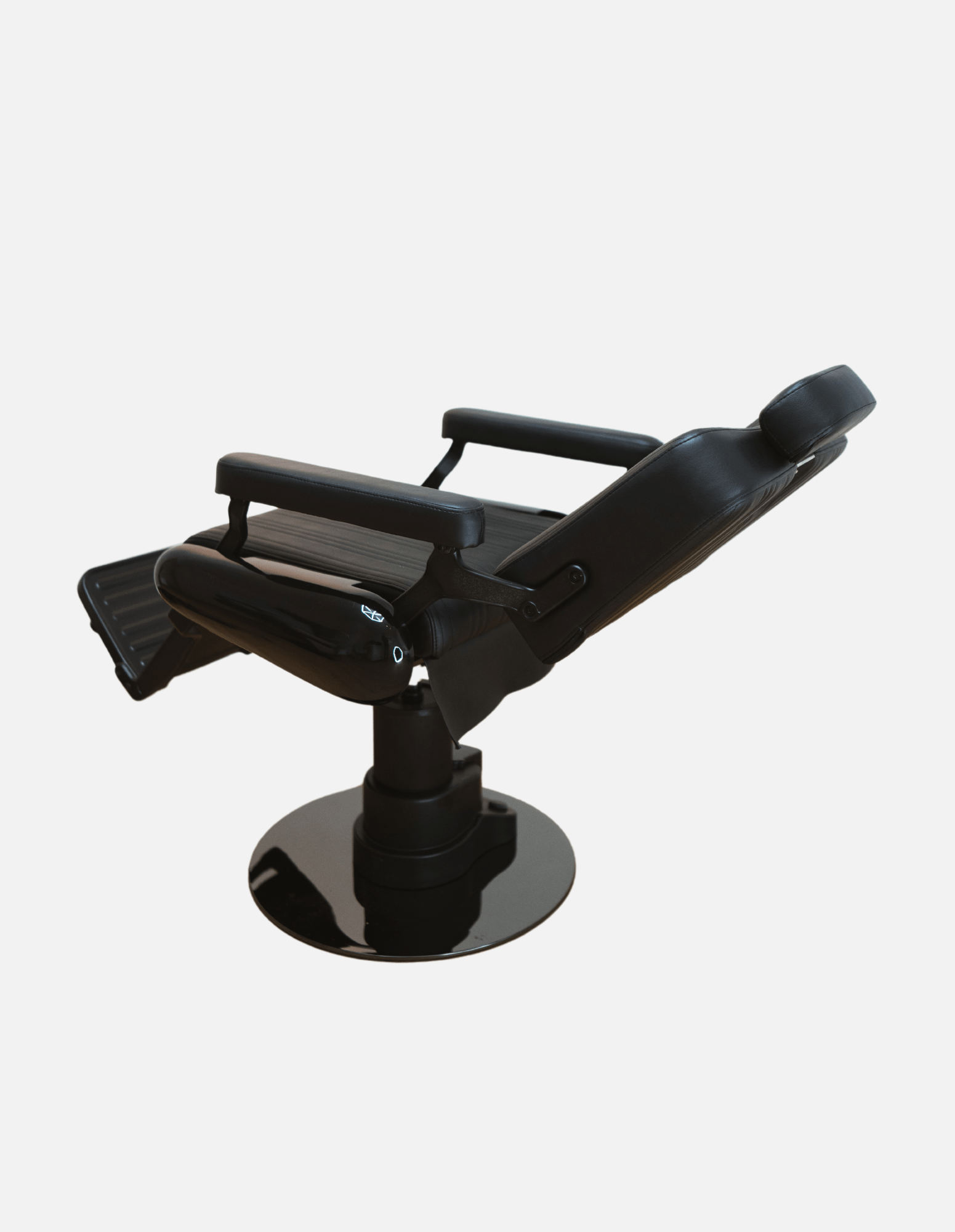 johnbarbersons New School Evolution Black Wireless electric bar stool with battery