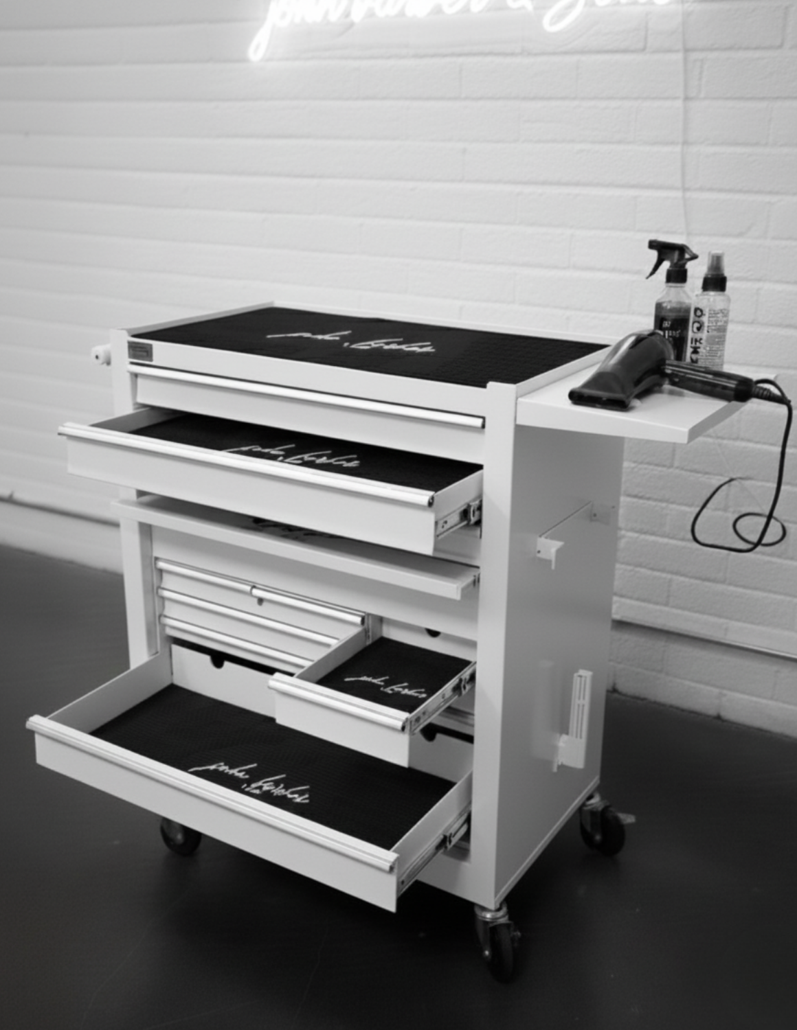 BARBER TROLLEY PRO – Κινητό καρότσι σε διάφορα χρώματα – Απολύμανση UV – Καρότσι κουρείου