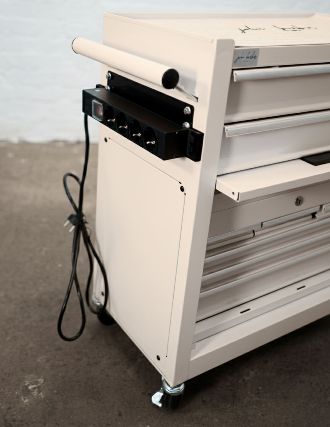 BARBER TROLLEY PRO – Κινητό καρότσι σε διάφορα χρώματα – Απολύμανση UV – Καρότσι κουρείου