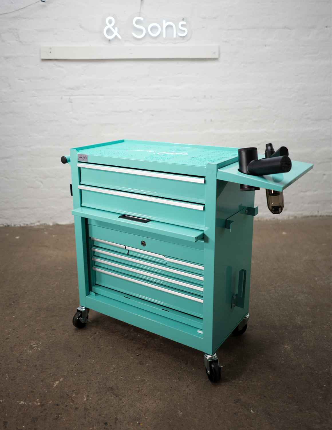 BARBER TROLLEY PRO – Κινητό καρότσι σε διάφορα χρώματα – Απολύμανση UV – Καρότσι κουρείου