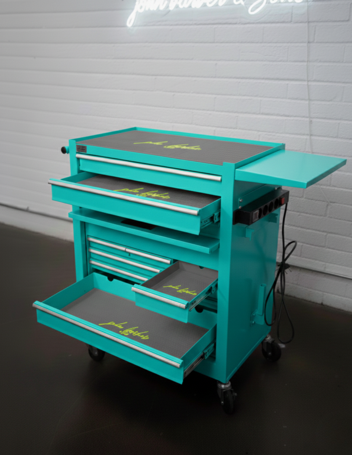 BARBER TROLLEY PRO – Κινητό καρότσι σε διάφορα χρώματα – Απολύμανση UV – Καρότσι κουρείου