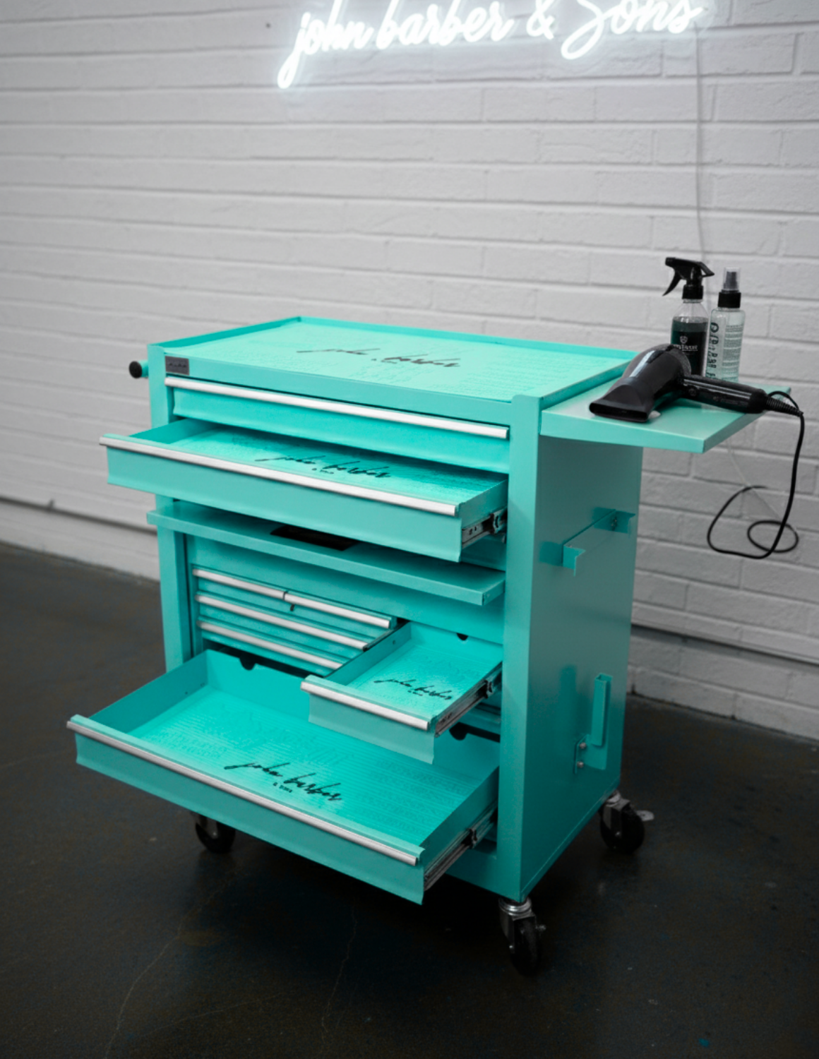 BARBER TROLLEY PRO – Κινητό καρότσι σε διάφορα χρώματα – Απολύμανση UV – Καρότσι κουρείου