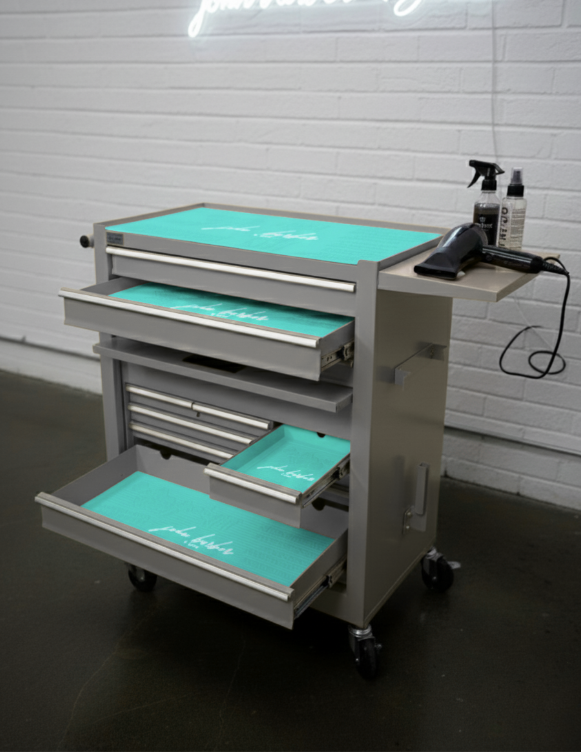 BARBER TROLLEY PRO – Κινητό καρότσι σε διάφορα χρώματα – Απολύμανση UV – Καρότσι κουρείου