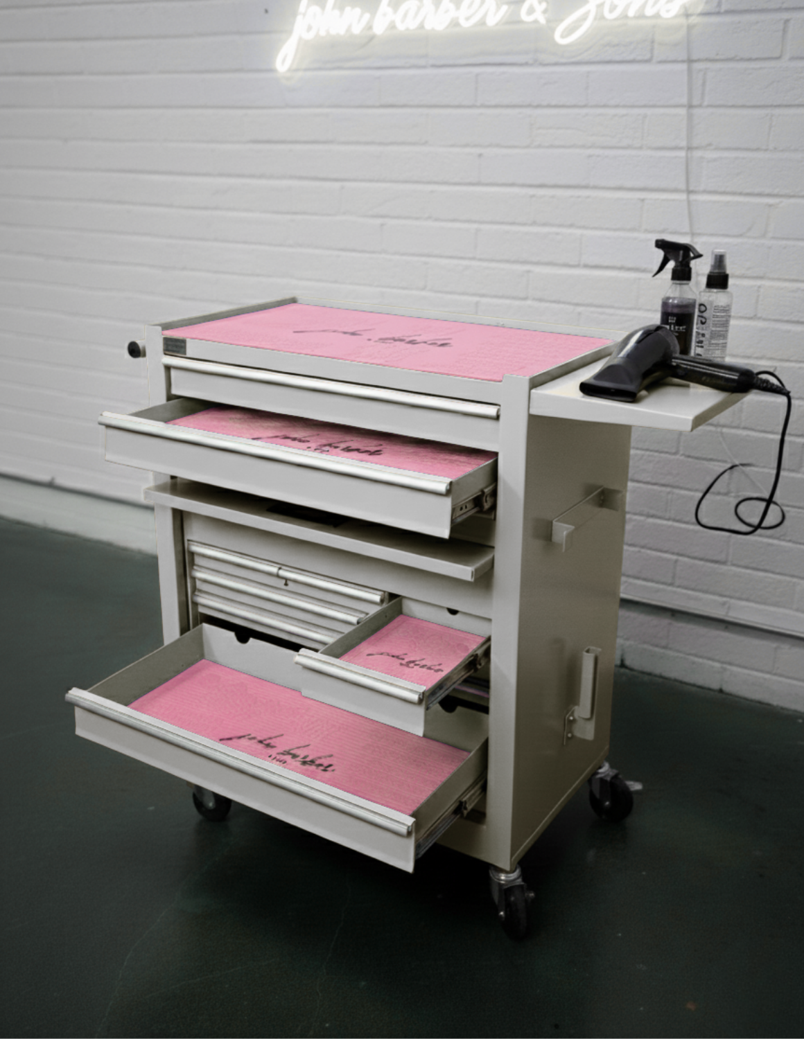 BARBER TROLLEY PRO – Κινητό καρότσι σε διάφορα χρώματα – Απολύμανση UV – Καρότσι κουρείου