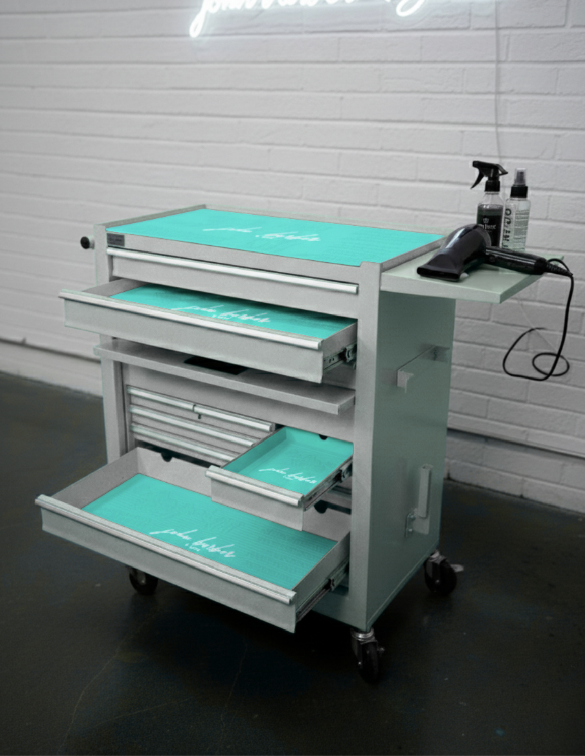 BARBER TROLLEY PRO – Κινητό καρότσι σε διάφορα χρώματα – Απολύμανση UV – Καρότσι κουρείου